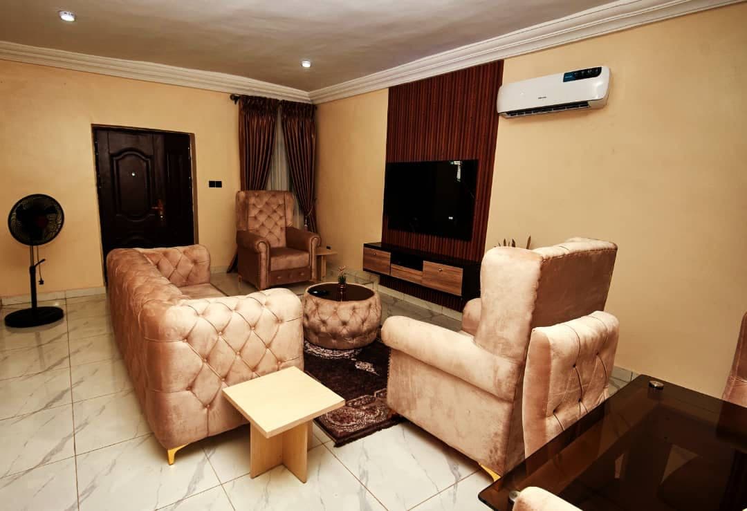 Wurin zama mai kayan ɗaki a Prestige Haven, Akure